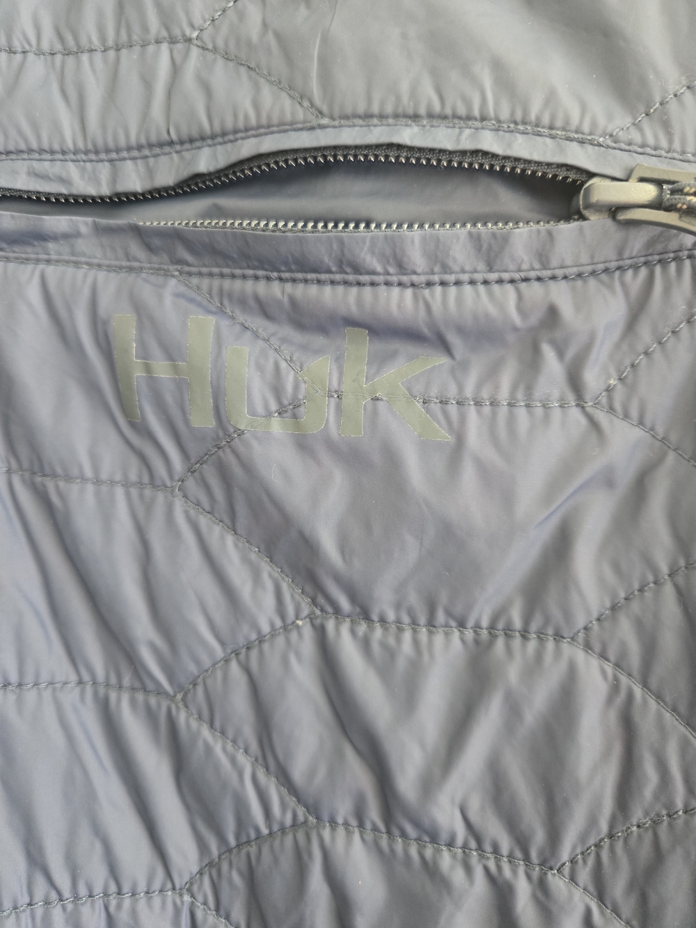HUK Men's Standard Ballast Quilted Reversible - Picture 3 of 8